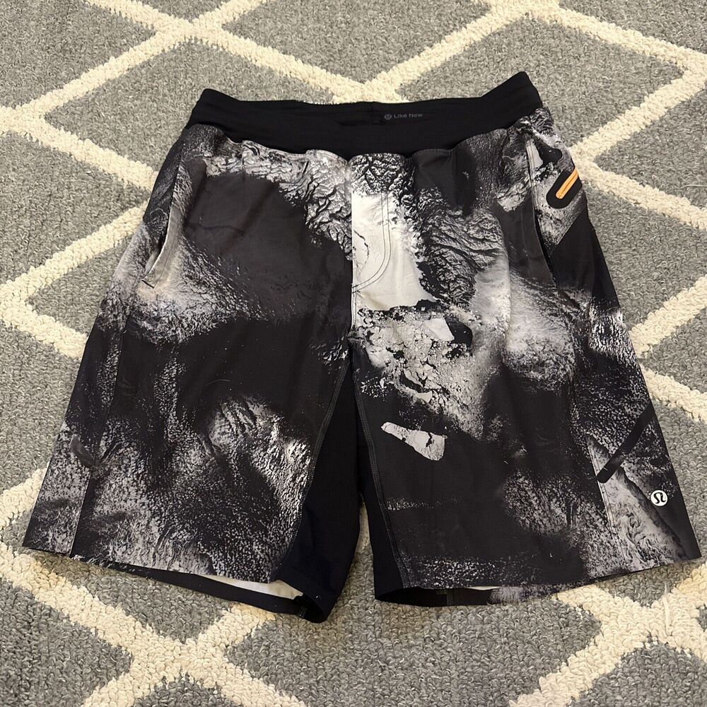 Lululemon Mens Size Small Assert Short Aerial Ice Gray Athletic Linerless Shorts